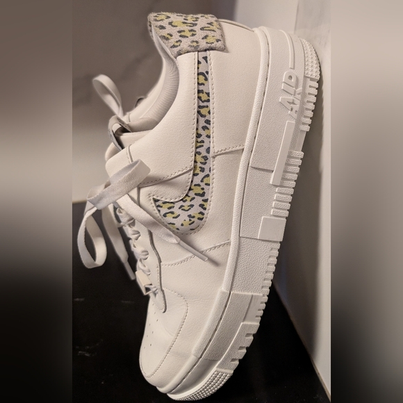 Nike Air Force 1 Pixel SE Leopard Print Sail/Lemon Sneakers Size 10 MSRP $140 - Picture 8 of 13